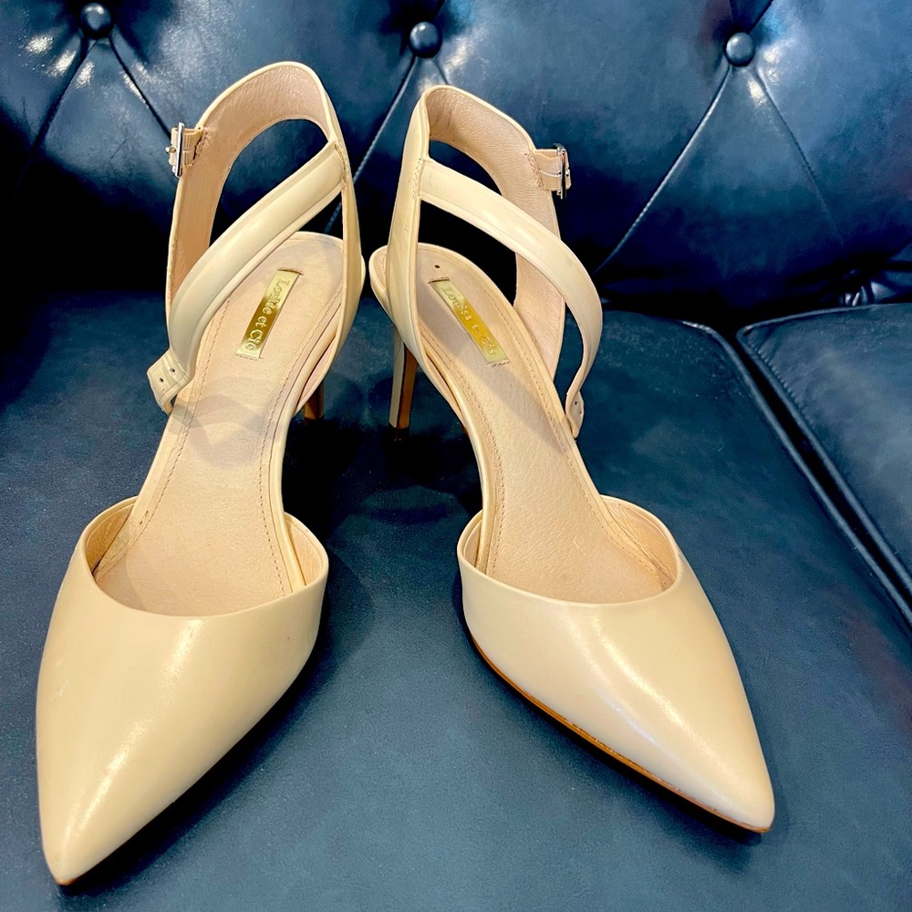 LOUISE ET CIE Kota Crème Ankle Strap Pump 10M/42